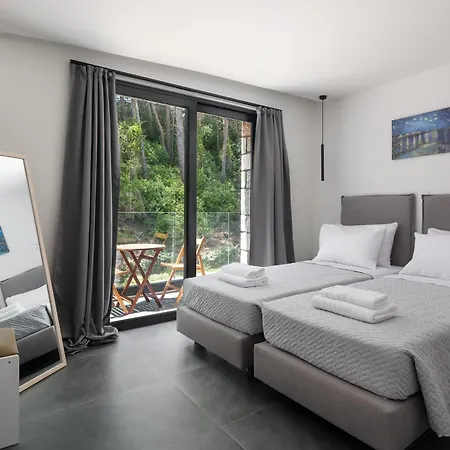 Rokas Luxury Asgourou