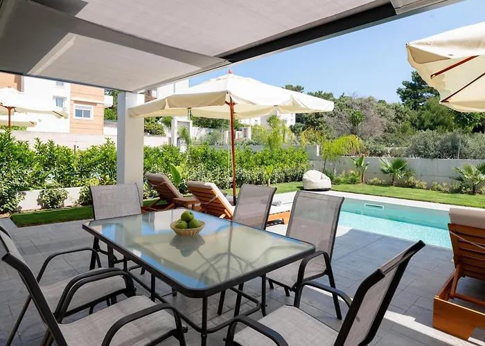 Rokas Luxury Villa *