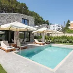 Rokas Luxury Villa *