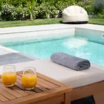 Rokas Luxury