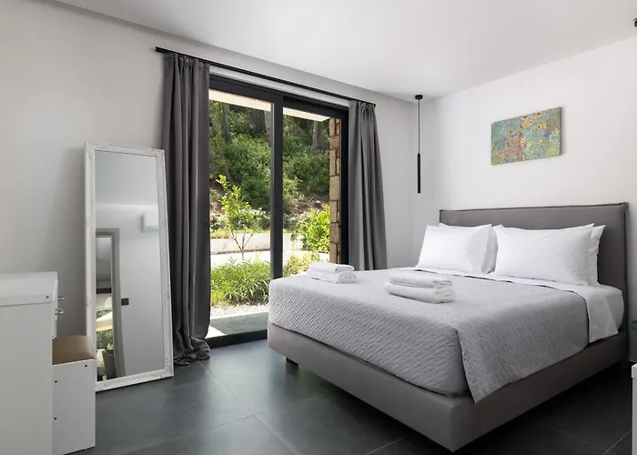 Rokas Luxury Asgourou